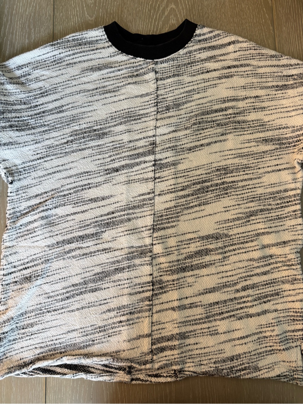 Men's Black & White Textured Long-Sleeve Sweatshirt